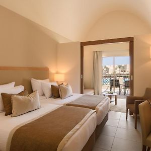 Family Deluxe twin Room Pool View